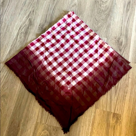 Burberry scarf - Picture 1 of 2